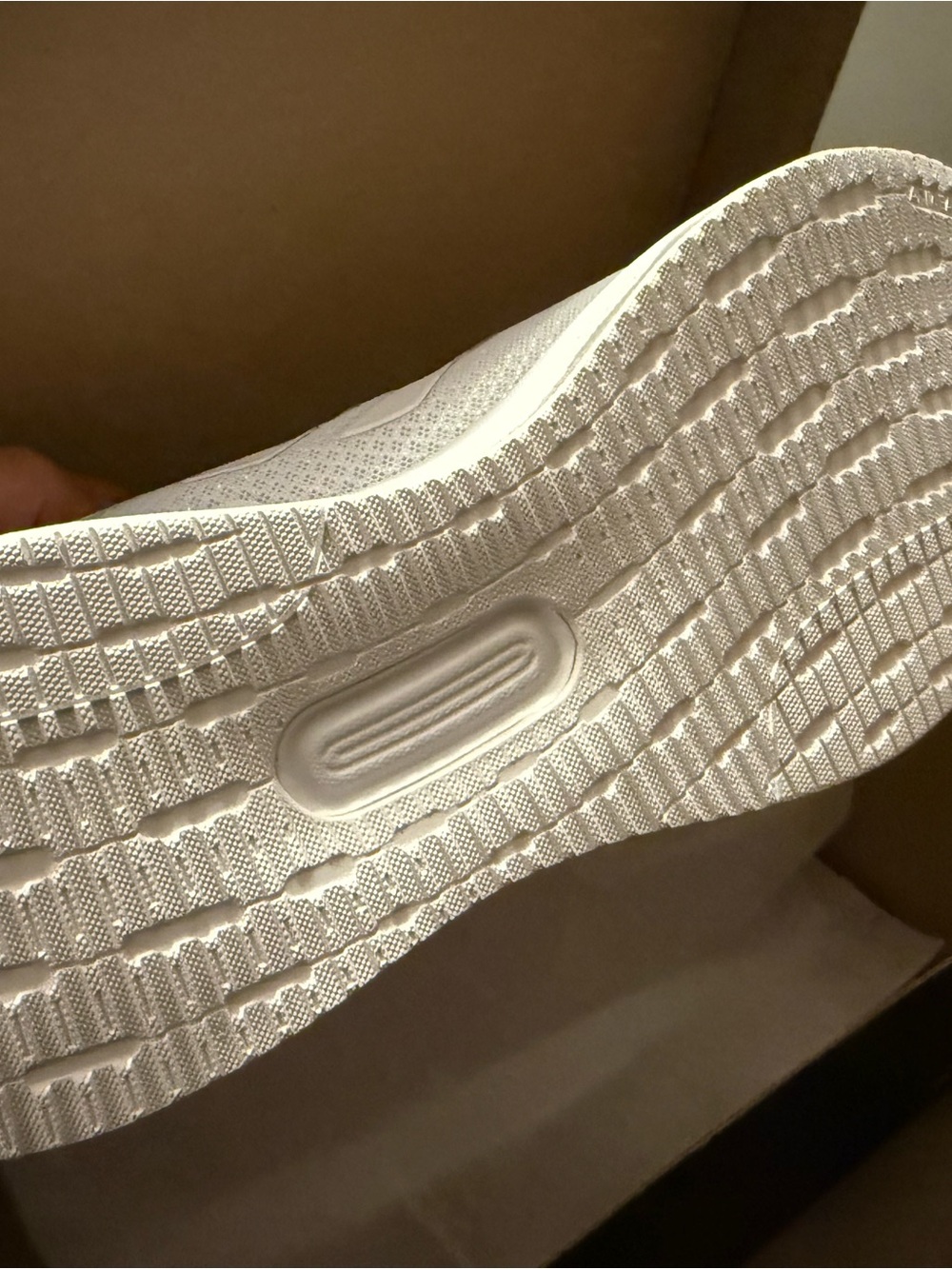Nike Triple White RUNFALCON 5 Sneakers - Picture 4 of 4